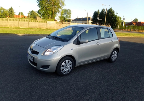 Toyota Yaris cena 21500 przebieg: 163000, rok produkcji 2009 z Krosno małe 191